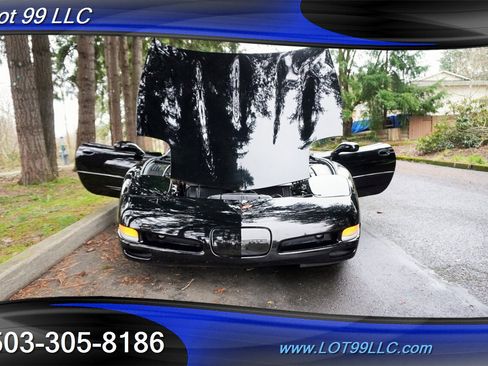 Used 2004 Chevrolet Corvette Coupe w/ Preferred Equipment Group image 26