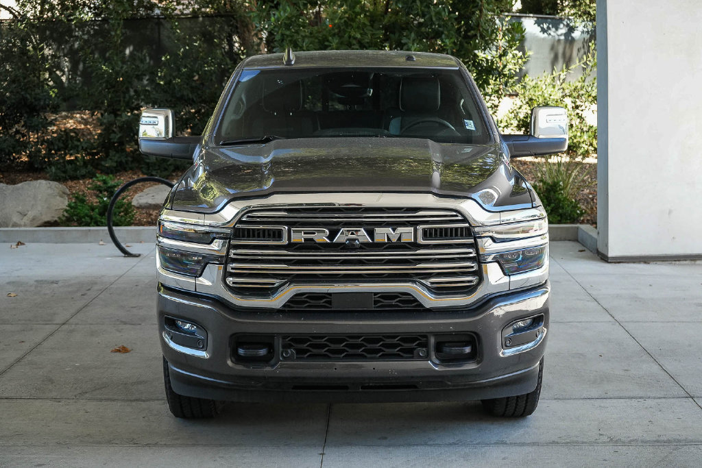 Used 2026 RAM 2500 Laramie AWD/4WD image 2