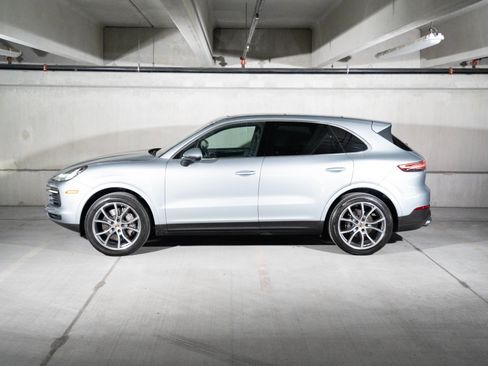 Certified 2023 Porsche Cayenne AWD/4WD image 2
