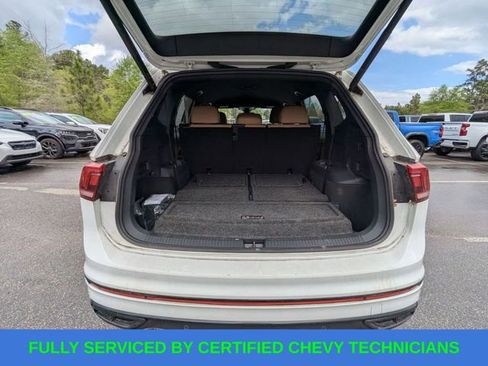 Used 2022 Volkswagen Tiguan SE R-Line image 16
