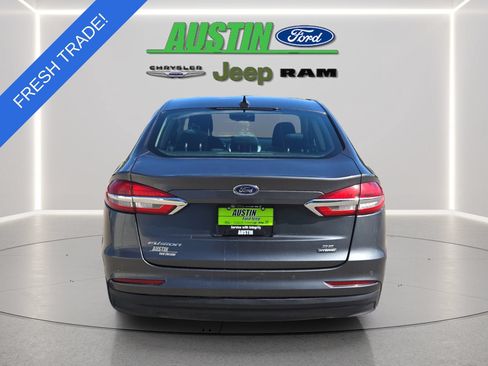Used 2020 Ford Fusion SE FWD image 4