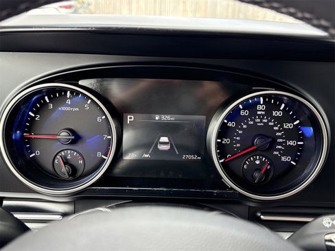 Used 2024 Kia Carnival LX image 20