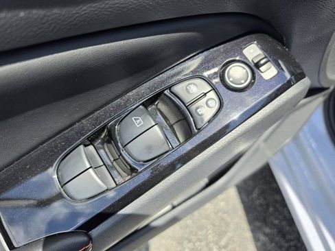 Used 2024 Nissan Altima 2.5 SR w/ SR Premium Package image 18