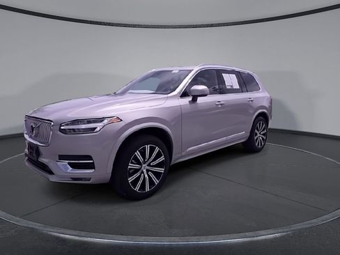 Certified 2025 Volvo XC90 B5 Core AWD/4WD image 4