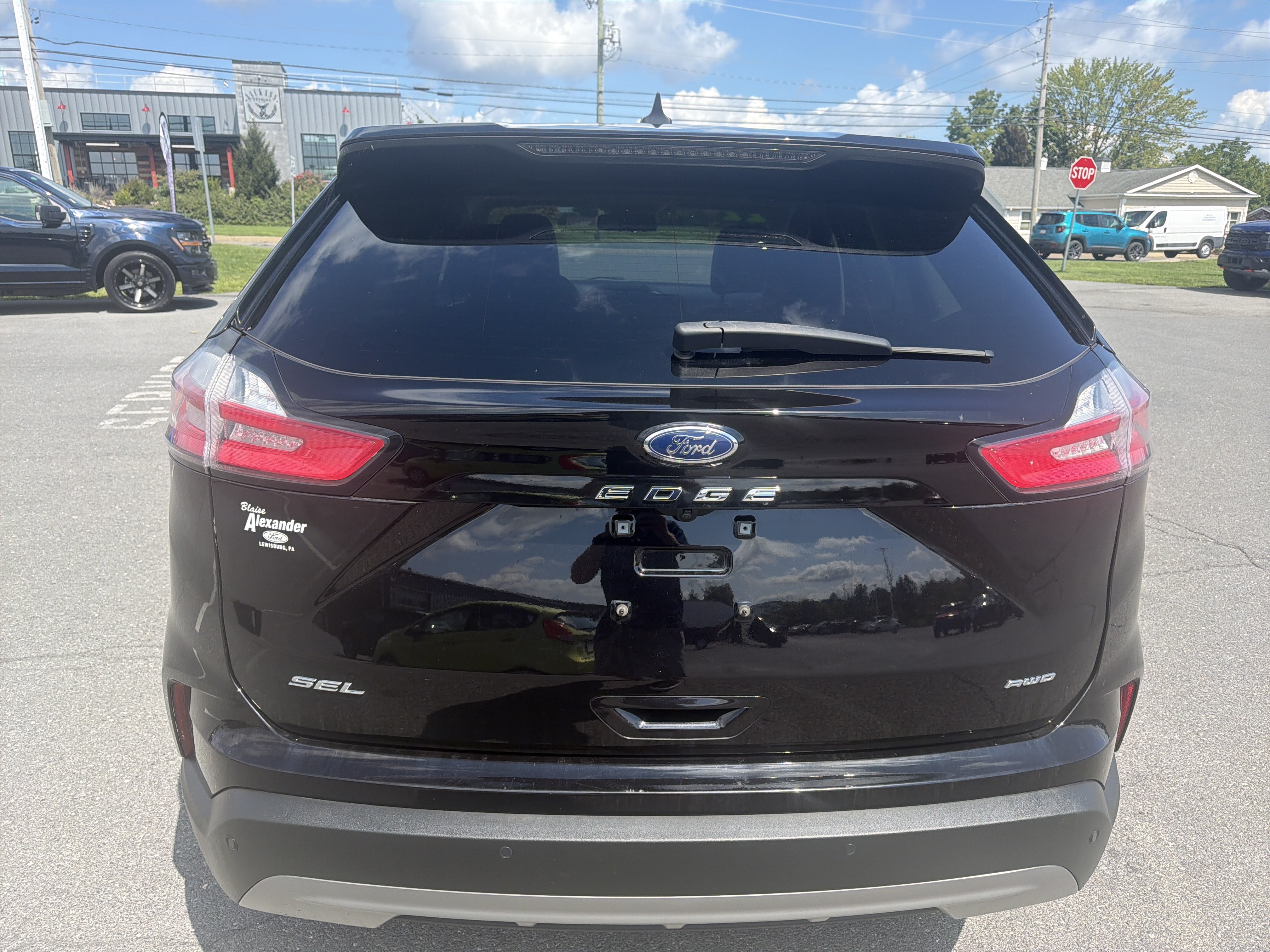 Used 2022 Ford Edge SEL w/ Convenience Package AWD/4WD image 4
