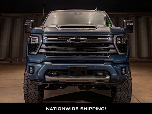 Used 2024 Chevrolet Silverado 2500 High Country AWD/4WD image 4