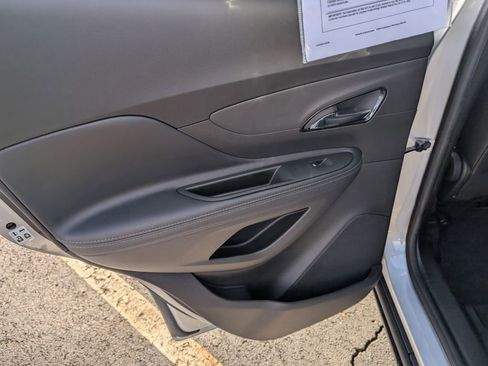 Used 2022 Buick Encore Preferred w/ Safety Package image 10