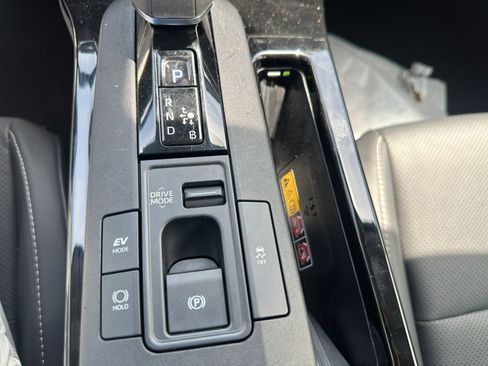 Certified 2024 Toyota Prius XLE FWD image 10