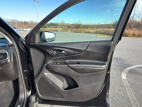 Used 2020 Chevrolet Equinox Premier w/ Premier Redline Edition image 18