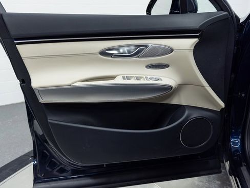 Used 2023 Genesis GV70 2.5T Select w/ Select Package image 11