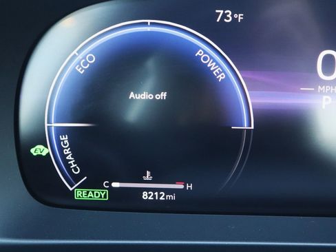 Used 2024 Toyota Crown Limited image 25