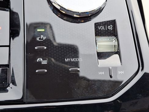 New 2026 BMW 530i xDrive w/ Executive Package image 18