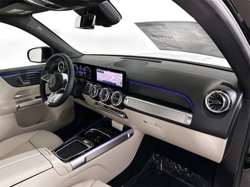 Certified 2025 Mercedes-Benz GLB 250 image 30