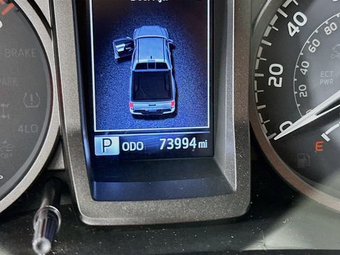 Used 2018 Toyota Tacoma TRD Sport w/ Technology Package RWD image 13