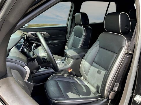 Used 2023 Chevrolet Traverse Premier AWD/4WD image 13