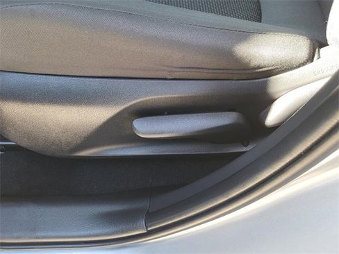 Used 2024 Toyota RAV4 LE image 22