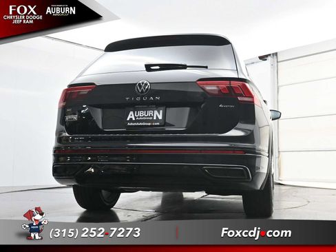 Used 2024 Volkswagen Tiguan SE R-Line AWD/4WD image 24