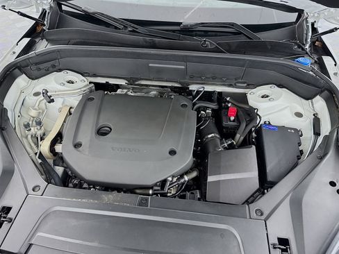 Used 2024 Volvo XC90 B6 Plus image 33
