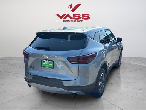 Used 2025 Chevrolet Blazer LT FWD image 5