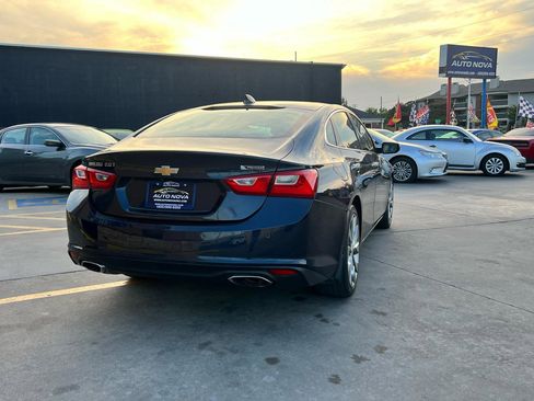 Used 2017 Chevrolet Malibu Premier w/ Premier Sun and Wheel Package FWD image 5