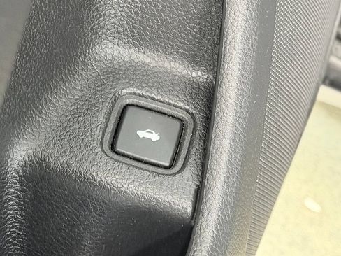 Used 2021 Honda Accord Hybrid image 13