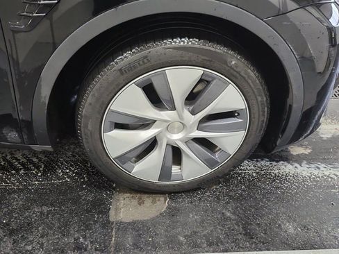 Used 2023 Tesla Model Y Long Range image 4