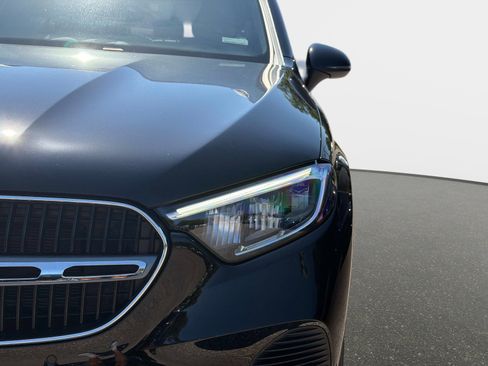 Used 2026 Mercedes-Benz GLC 300 4MATIC image 9