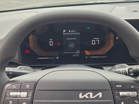 Used 2025 Kia K4 FWD image 31