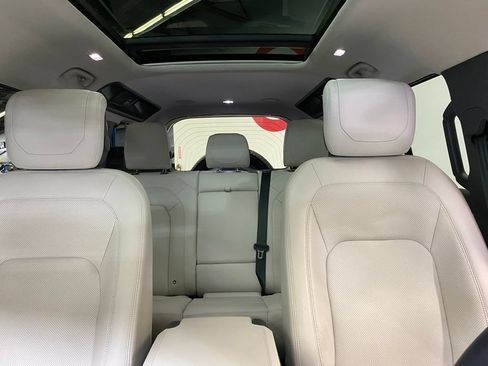 Used 2024 Land Rover Defender 110 SE AWD/4WD image 26