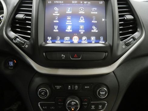 Used 2016 Jeep Cherokee Latitude w/ Comfort/Convenience Group image 20