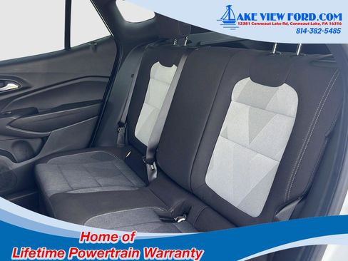 Used 2024 Chevrolet Trax RS w/ Sunroof Package FWD image 34