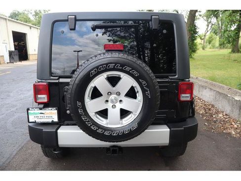 Used 2012 Jeep Wrangler Unlimited Sahara w/ Dual Top Group AWD/4WD image 5