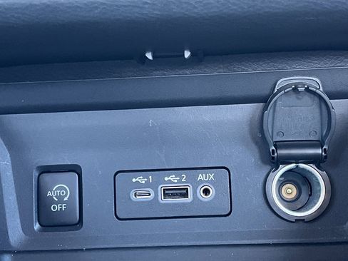 Certified 2025 Nissan Sentra SR image 6