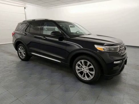 Used 2022 Ford Explorer Limited w/ Equipment Group 301A image 2