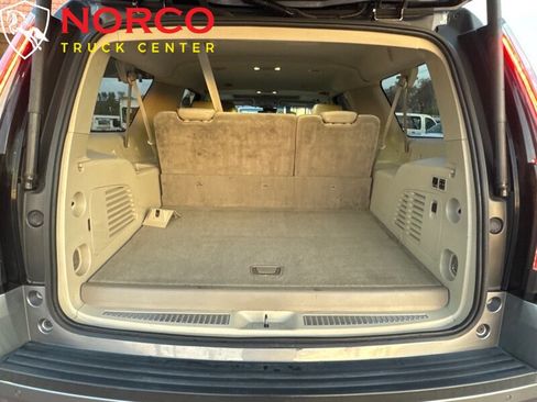 Used 2019 Cadillac Escalade ESV Luxury image 12