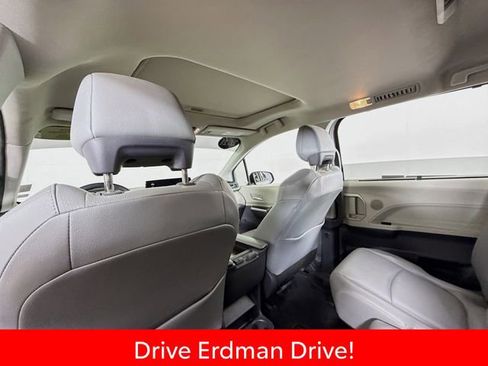 Certified 2021 Toyota Sienna XLE FWD image 10