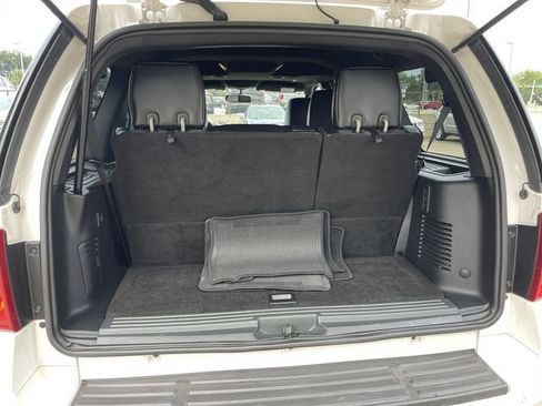 Used 2016 Ford Expedition XLT w/ Equipment Group 202A AWD/4WD image 24
