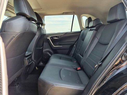 Used 2022 Toyota RAV4 XLE Premium AWD/4WD image 10