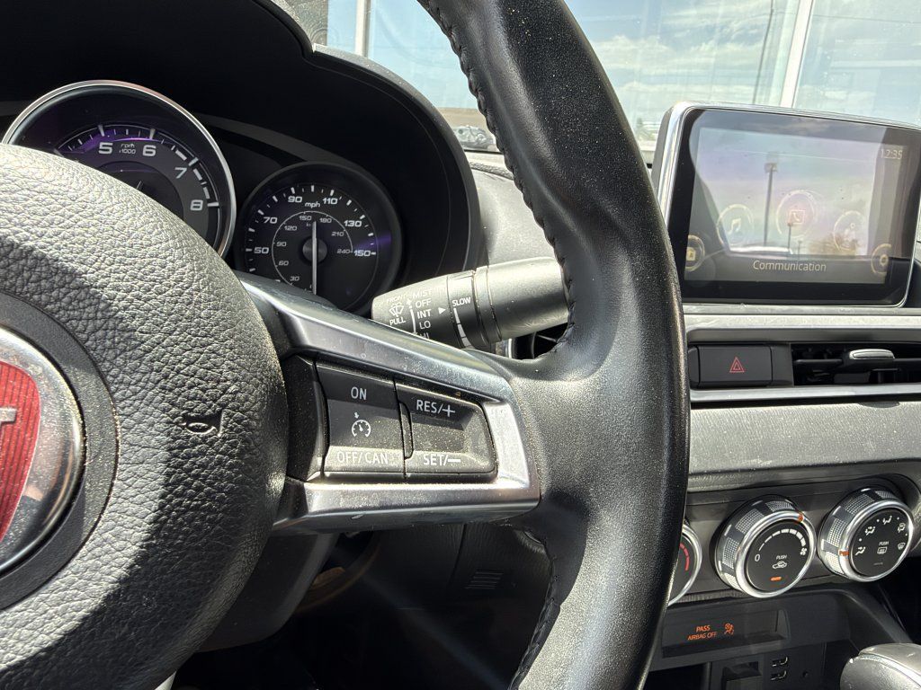 Used 2018 FIAT 124 Spider Classica w/ Technology Group RWD image 25