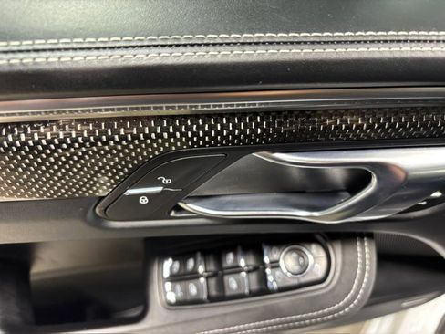 Used 2018 Porsche Macan Turbo image 17