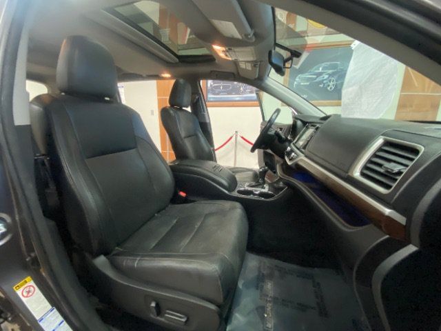Used 2014 Toyota Highlander Limited AWD/4WD image 13