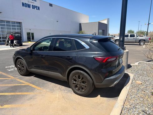 Used 2023 Ford Escape Active FWD image 2