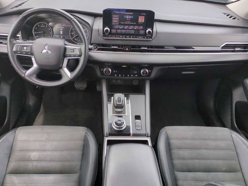 Used 2023 Mitsubishi Outlander SE FWD image 19