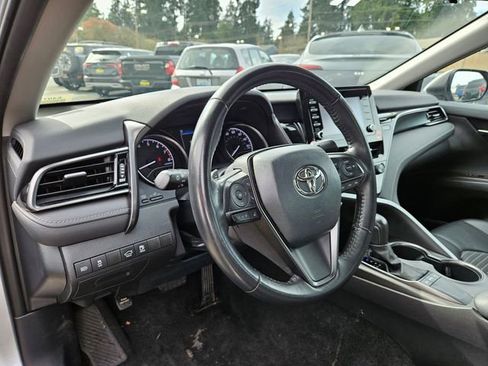 Used 2022 Toyota Camry SE image 8