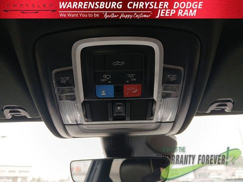 Used 2025 RAM 1500 Laramie AWD/4WD image 27