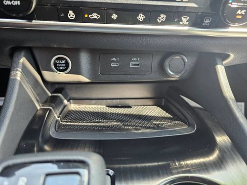 Used 2022 Nissan Rogue SV w/ SV Premium Package AWD/4WD image 25