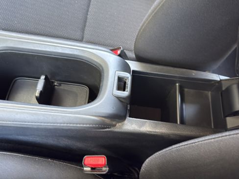 Used 2016 Honda HR-V LX image 23