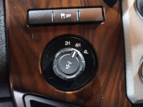 Used 2014 Ford F350 Lariat image 30