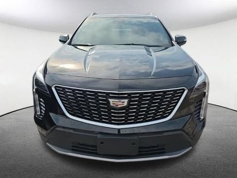 Used 2023 Cadillac XT4 Premium Luxury w/ Cold Weather Package AWD/4WD image 2