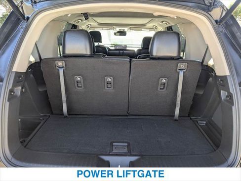 Certified 2024 Honda Pilot Touring image 23